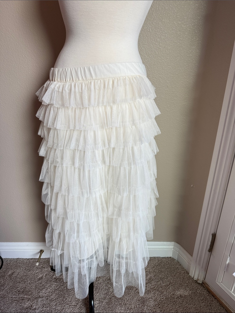 cupcakes & cashmere Ivory Tiered Ruffle Midi Skirt